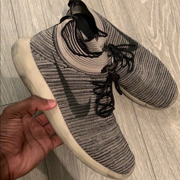 Running shoes - Picture 3 of 3